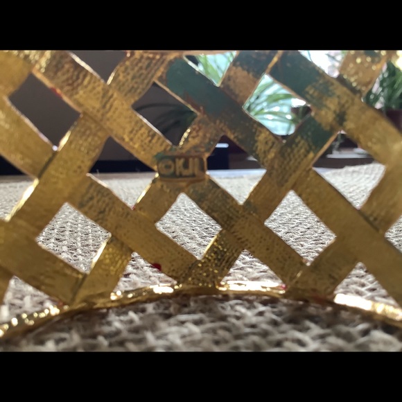 Red cuff bracelet -Kenneth Jay Lane copy - Picture 2 of 4